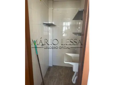 LOTE 002 - Cobertura com duas vagas R Pedro Ivo, desocupado