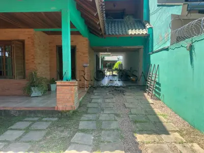 LOTE 001 - Um sobrado no bairro Rio Branco, Canoas
