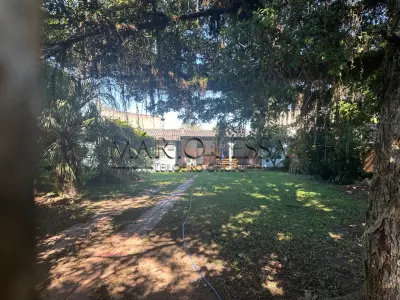 LOTE 001 - Terreno 300m² e casa no Bairro Restinga