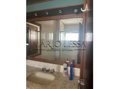 LOTE 002 - Cobertura com duas vagas R Pedro Ivo, desocupado